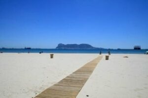 Usuarios del Centro Ocupacional Punta Europa realizarán mañana una escultura de arena