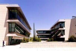 El Santander facilitará el pago de la hipoteca a los parados con una moratoria de tres años