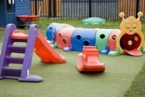 El PP denuncia que sólo el 25 % de los niños tienen garantizada plaza de guardería