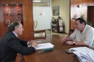 Landaluce plantea al delegado de Zona Franca una mayor implicación en Algeciras