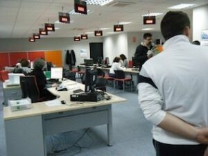 El paro desciende en toda la comarca en junio, especialmente en Algeciras con 1000 personas