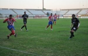 El Algeciras planta cara pero el Recre impone su categoría en el Nuevo Mirador (0-2)