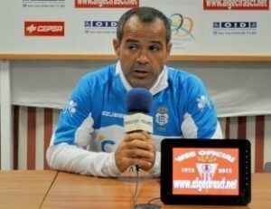 Álvaro Cervera: "El Algeciras tuvo mucho el balón y ganó profundidad en la segunda parte"