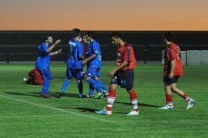 El Algeciras 'salva los muebles' ante el Tarifa en cinco últimos minutos de lucidez (1-2)