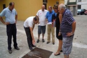 La Cuesta del Rayo confía en que el Ayuntamiento solucione los problemas de inundaciones y malos olores