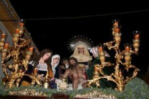La Sagrada Mortaja representa en Cádiz a las Cofradías de Algeciras en el Vía Crucis de la Jornada Mundial de la Juventud