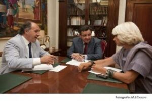 Loaiza se reúne con los "jefes" del PP en la provincia para diseñar un plan contra la crisis