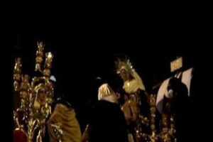 La Sagrada Mortaja de Algeciras procesiona en el Vía Crucis de Cádiz