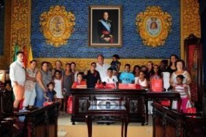 El alcalde ratifica el apoyo municipal al programa Vacaciones en Paz