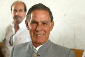 Ruiz Miguel corta tres orejas y sale a hombros de la plaza de Sanlúcar