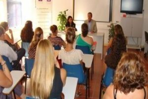 Diego González se estrena como presidente comarcal inaugurando un curso de turismo