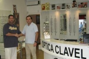 Un convenio de colaboración permitirá descuentos en óptica para los afectados de Esclerosis Múltiple