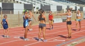 Atletas de Algeciras y La Línea entrenan juntos en el Municipal linense