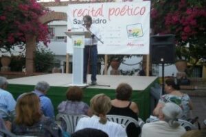 Política y poesía se dan cita en el inicio del curso político de IU