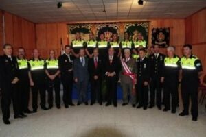 Los personajes de la semana: Los 17 agentes de la Cruz de la Constancia