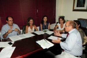 Ayuntamiento y UCA perfilan un nuevo convenio para la gestión de la Escuela Tomás y Valiente