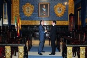 El alcalde recibe al nuevo director de la Casa Salesiana en Algeciras