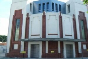 Pintor pide que se cuide el mobiliario del Florida, que sufrió daños en el concurso de rondallas