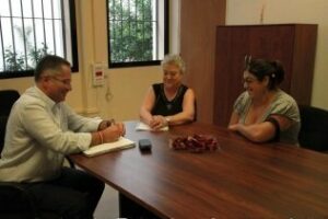 Muñoz se reúne con colectivos vecinales para conocer sus demandas en materia de seguridad ciudadana y tráfico