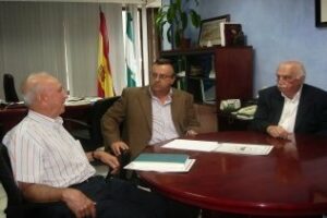 El Subdelegado de la Junta ofrece apoyo al Banco de Alimentos