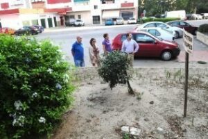 Miembros del equipo de gobierno asisten a una actividad infantil en nuevas colinas