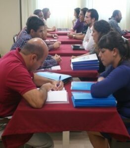 Los empresarios establecen lazos en el I Encuentro Networking de Holliday Inn Express