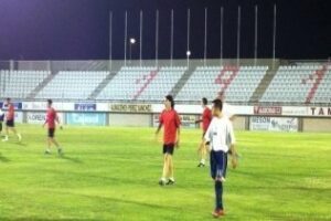 El Algeciras vuelve a entrenar en el estadio Nuevo Mirador