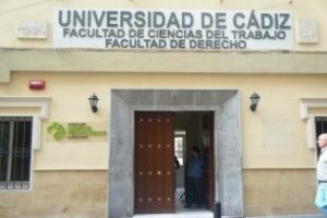 El Ayuntamiento cede el uso del hospital militar al Campus Tecnológico