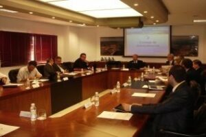 Landaluce planta al consejo del puerto porque entiende que le sientan en el peor sitio de la mesa