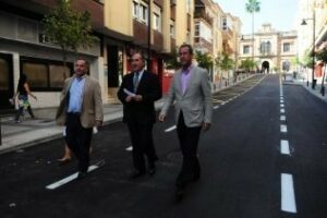 La Calle Trafalgar abre al tráfico completamente renovada