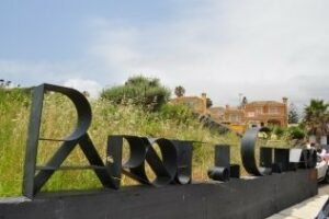 Rectificación: Es falso que hayan esparcido comida con clavos en el Parque del Centenario