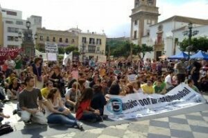 La bronca: "Somos personas, no somos mercancias"