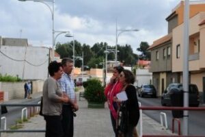 Ana Rodríguez se compromete a reponer el alumbrado de la calle Pastora, en el barrio de La Juliana