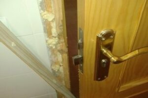 Destrozos en la Asociación de Esclerosis Múltiples, que es asaltada en un robo