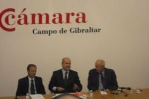 Chaves señala la defensa de las políticas sociales como la seña de identidad del PSOE frente al PP