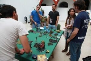 Medio centenar de jóvenes participan en el Torneo de Warhammer celebrado en la Fundación de Cultura