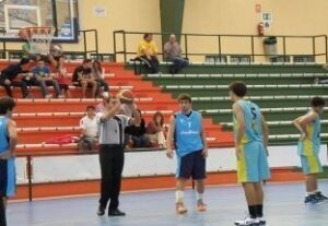 Los junior del CB Algeciras caen tras acabar con seis eliminados ante el Cimbis (77-73)