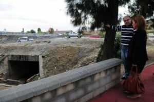 Eva Pajares asegura que Emalgesa está limpiando todas las canalizaciones y redes de agua de las barriadas