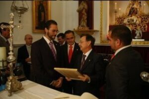 La Cofradía de La Columna invita al presidente de Ceuta a salir en la procesión del Lunes Santos de Algeciras