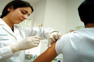 Salud iniciará la vacunación frente a la gripe con 144.175 dosis en la provincia