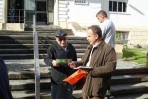 De la Encina se va al ambulatorio para advertir de los recortes del PP en la Sanidad Pública