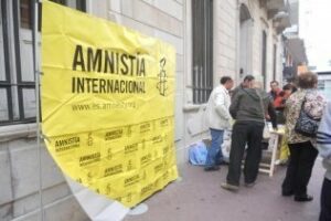 Amnistía Internacional recoge firmas en la calle Ancha contra la pena de muerte