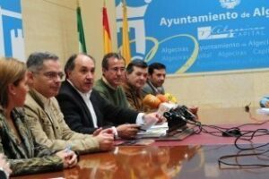 Landaluce presume de sacar a flote un Ayuntamiento que el PSOE dejó en bancarrota