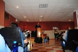 Landaluce va a un acto religioso de la Iglesia Evangelista a pedir el voto para el PP