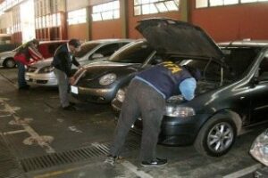 Desarticulada una red que compraba" en Francia vehículos con cheques robados para venderlos posteriormente en España