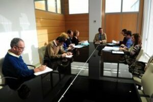 La mala ejecución de la red de pluviales y la existencia de un cable de alta tensión impiden la recepción de Parque del Oeste"