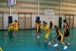 El minibasket femenino del CB Algeciras vuelve a ganar en casa