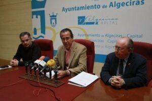 El Ayuntamiento desbloquea la situación en la urbanización Lomas del Cobre y los vecinos tendrán luz en sus calles