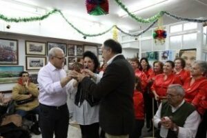 La Peña Navideña Sembradores de Esperanza" concede su galardón anual a la artista Pastora de Algeciras