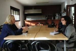 Zarzuela se reúne con la asociación de vecinos del Faro de Punta Carnero